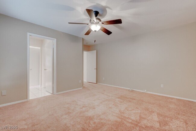 Building Photo - 8753 Country View Ave