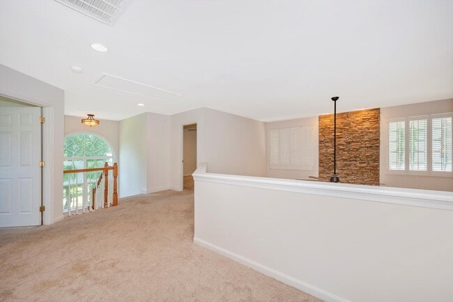Building Photo - *Open House* 6/20 12-1 PM *