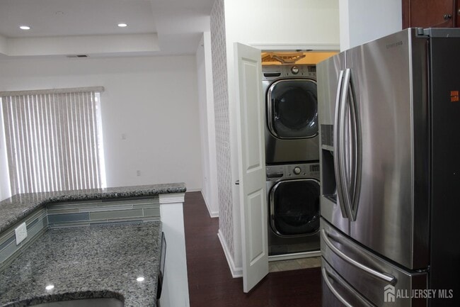 Building Photo - 446 Micali Way