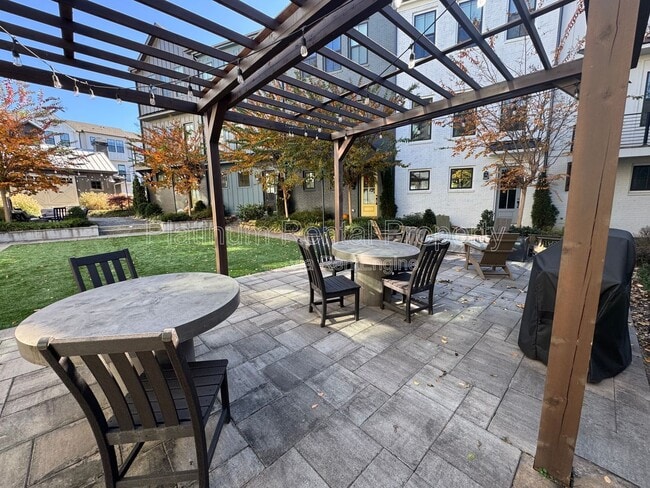 Building Photo - 137 Pacer Pl