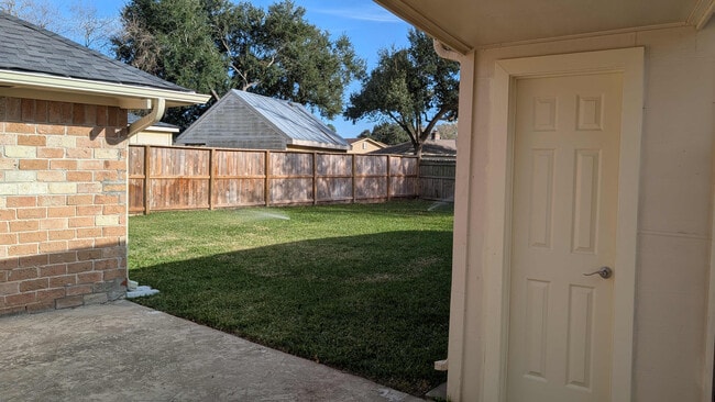 Building Photo - 21355 Park Tree Ln