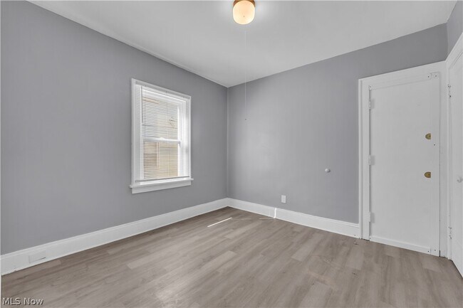 Building Photo - 10613 Sandusky Ave