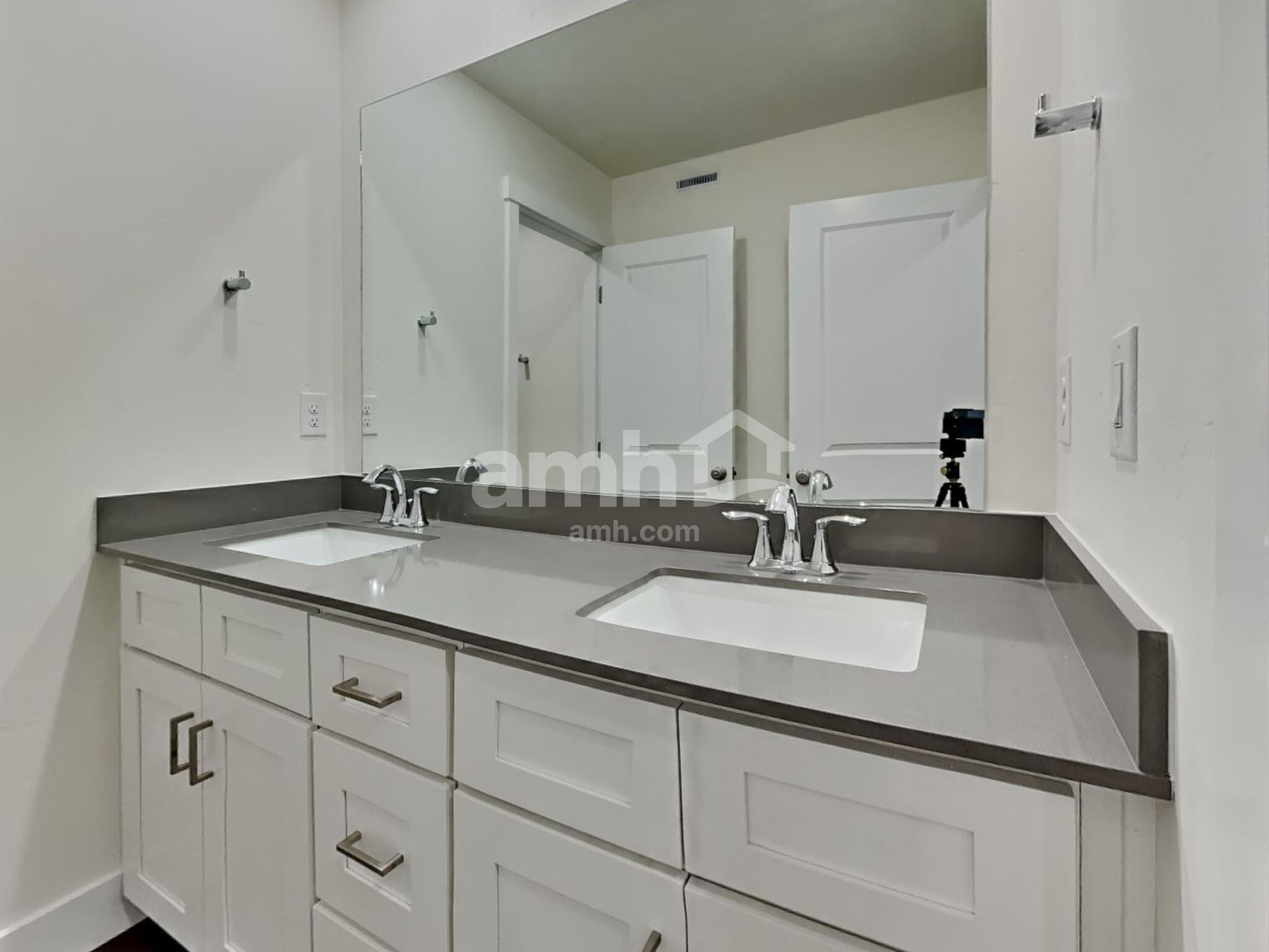 Building Photo - 11502 W Mesquite St