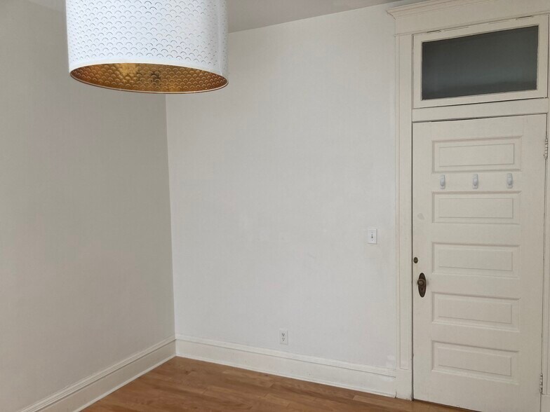 Building Photo - 3784 Washington St