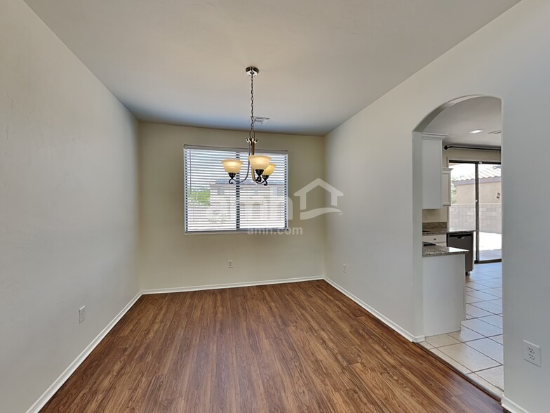 Building Photo - 6613 E Gehrig Ln