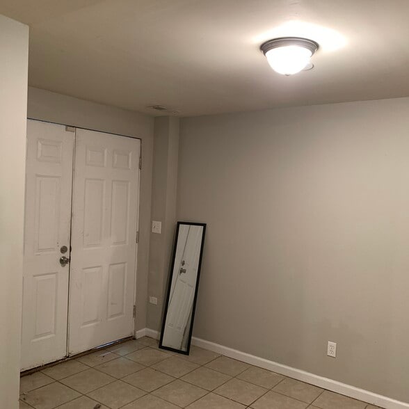 Building Photo - 115 Rough River Run