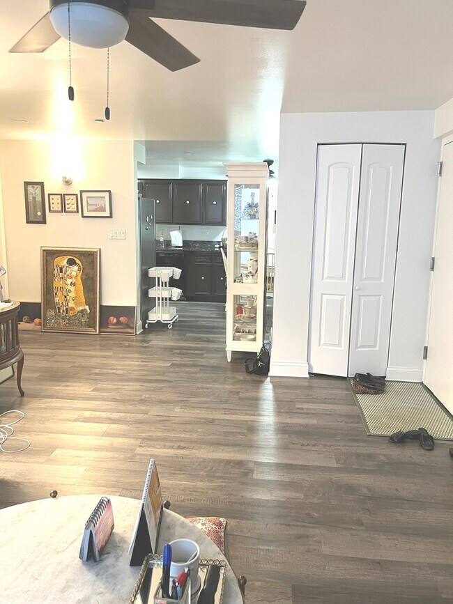 Building Photo - 8812 Briar Ct