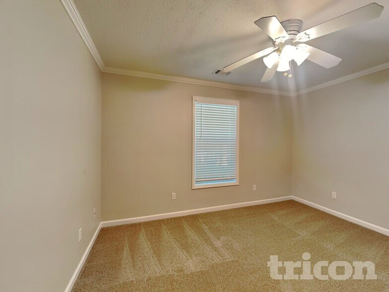 Building Photo - 45 Pebble Creek Dr