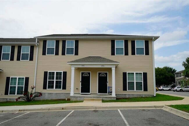 Building Photo - 1992 Greencastle Ln