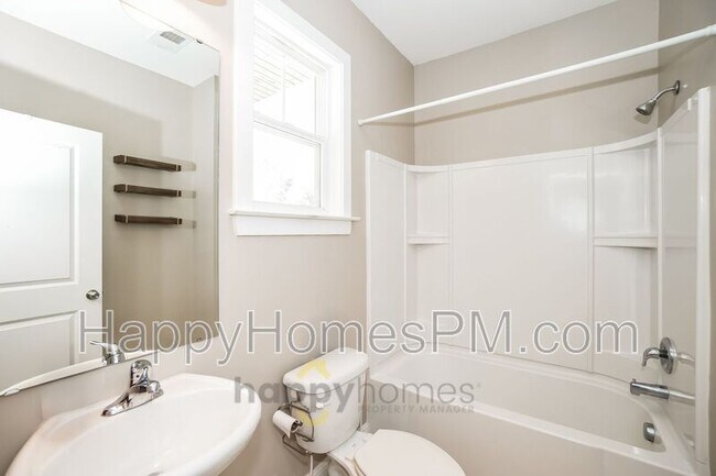 Building Photo - 1144 Twitchell St