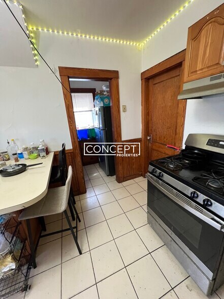 Building Photo - 23 Moraine St