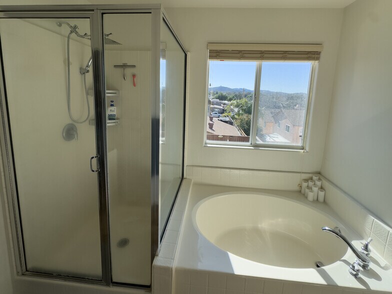 Building Photo - 8932 Gateway View Ct