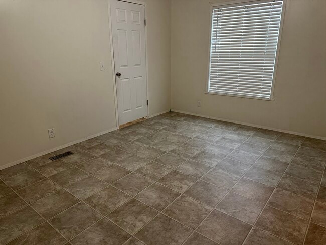 Building Photo - 2251 Wellington Green Dr