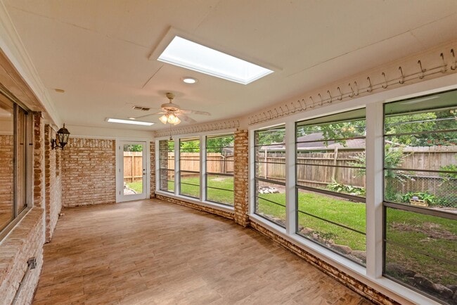 Building Photo - 4906 Green Willow Ln