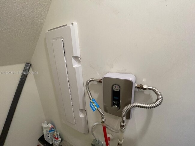 Building Photo - 4700 NW 84th Ave