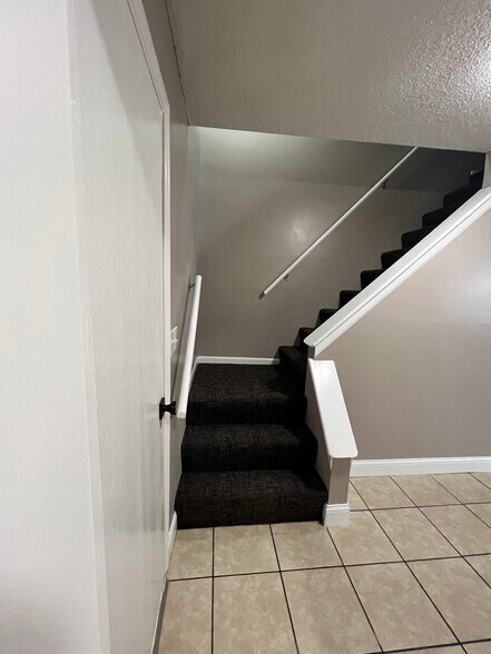 Building Photo - 8303 N Everton