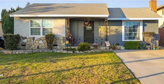 Primary Photo - 4051 Howard Ave