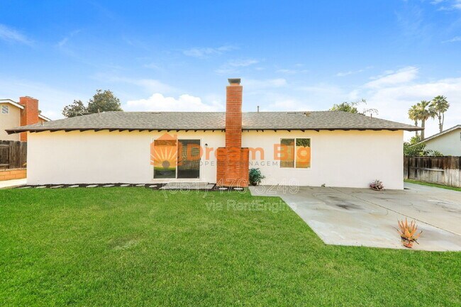 Building Photo - 2877 Sandberg St