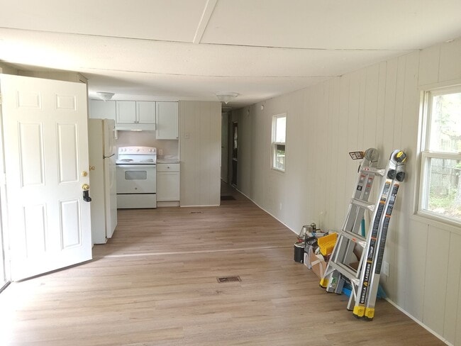 Building Photo - Updated Home in Laurel Lakes NJ FOR RENT $...