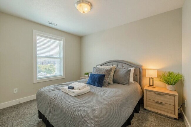 Building Photo - 5032 Bear Trap Dr