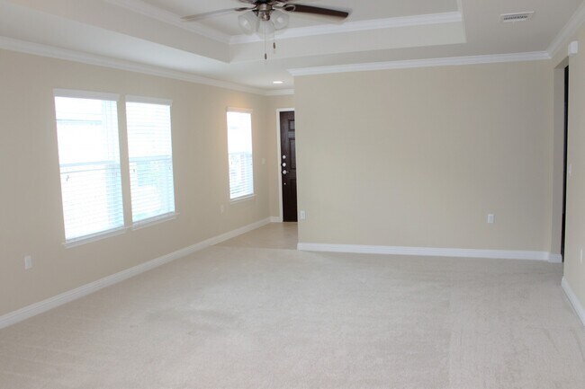 Building Photo - 107 Martin Creek Ln