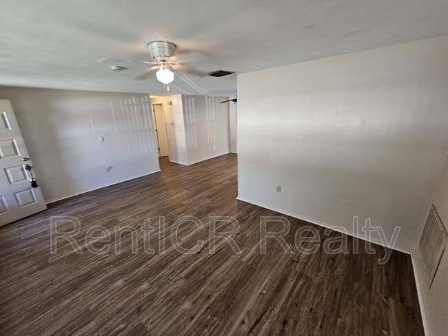 Building Photo - 4020 Pleasant Ridge Dr