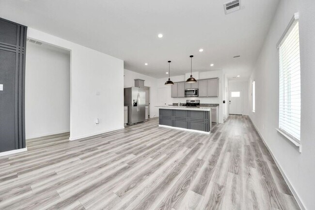 Building Photo - 13517 Heritage Mdw Ln