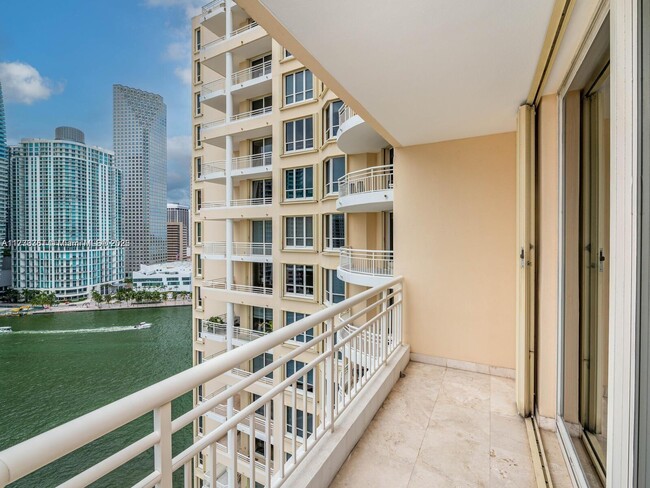 Building Photo - 888 Brickell Key Dr