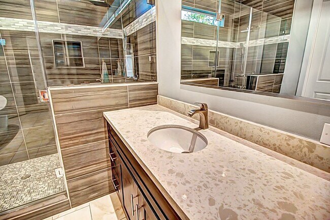 Building Photo - 4849 Benning Dr