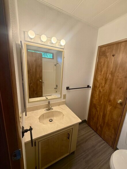 Second Bathroom - 625 S Evergreen Rd