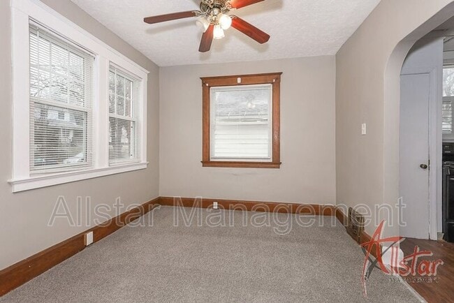 Building Photo - 542 Lindell St