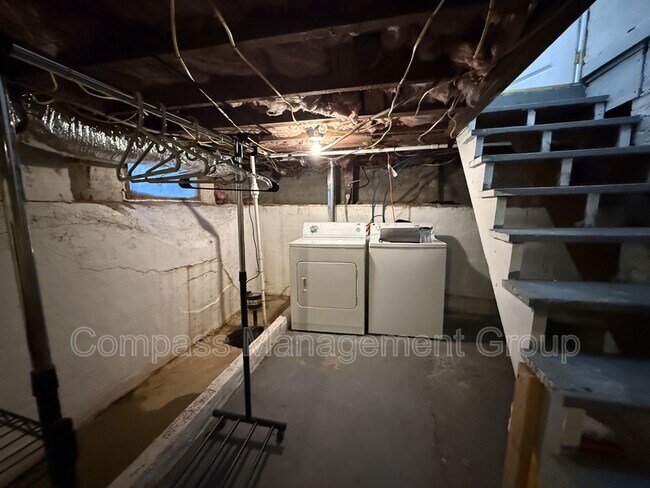Building Photo - 3300 Miami St