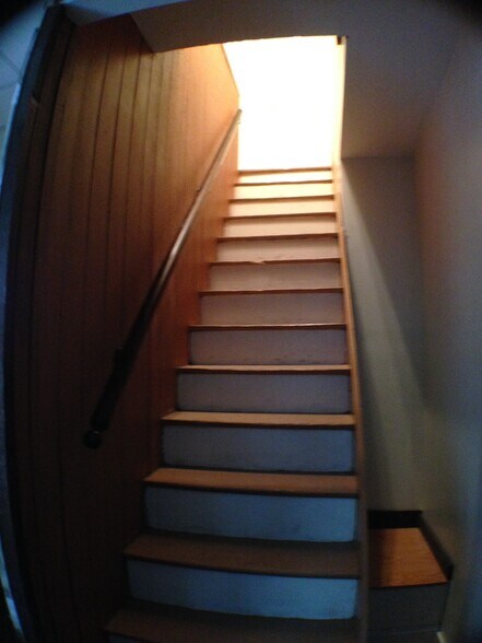 Building Photo - 2415 Vine St