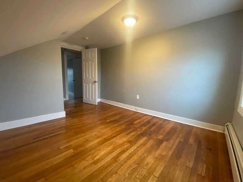 Bedroom 3 - 194 Messer St