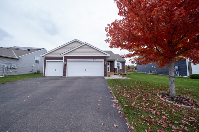 Primary Photo - 15141 Emory Cir