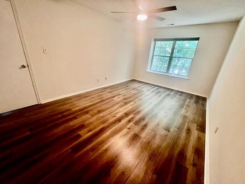 Building Photo - 1504 Ralston Dr