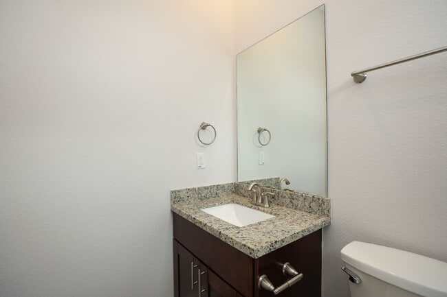 Building Photo - 2212 Stuart St