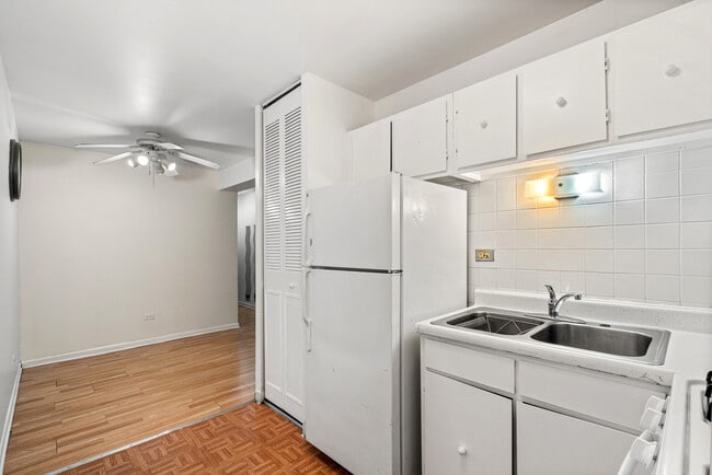 Building Photo - 5310 N Chester Ave