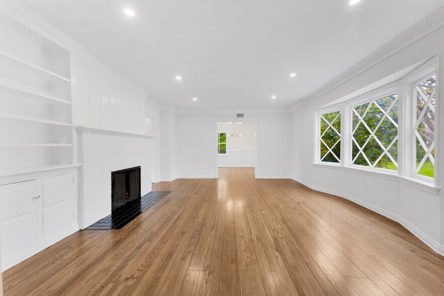 Building Photo - 4722 Forman Ave