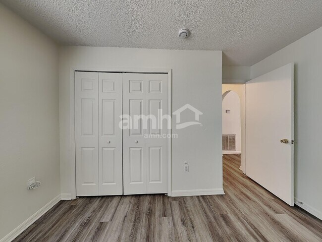 Building Photo - 3627 Gilmore Heights Rd N