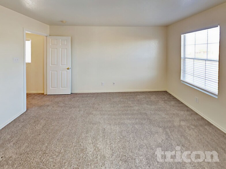 Building Photo - 9939 Amber Breeze