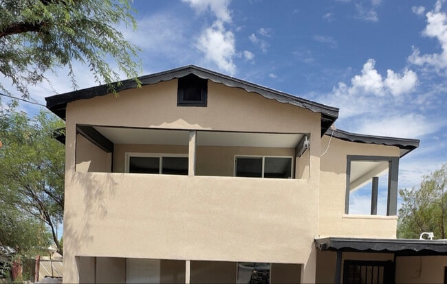 Building Photo - 120 W Blacklidge Dr