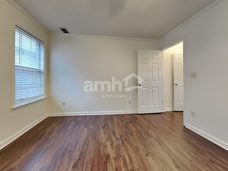 Building Photo - 6889 Show Boat Ln