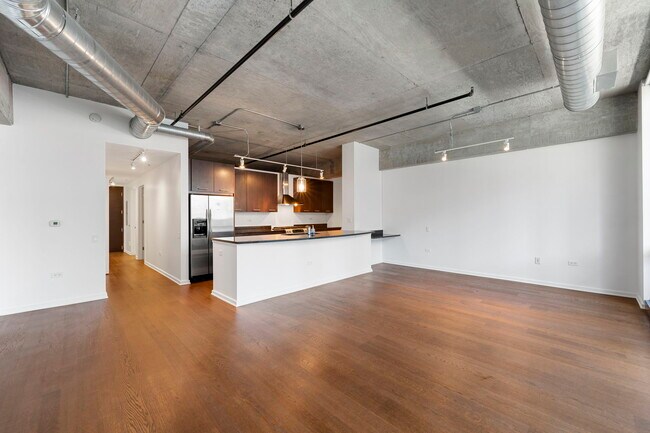 Building Photo - 240 E Illinois St