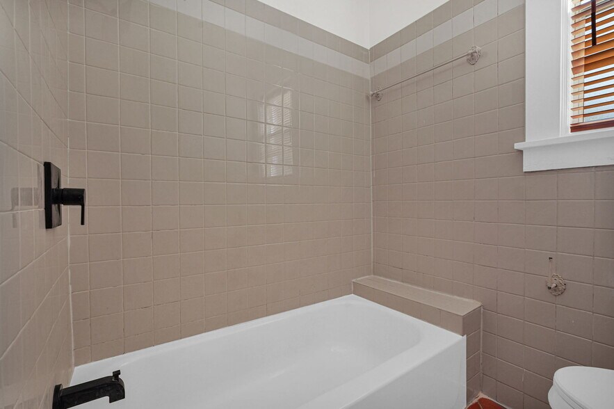 Building Photo - 126 NW 48th St