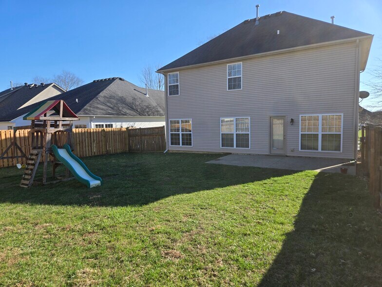 Building Photo - 17001 Piton Way