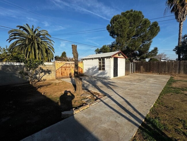 Building Photo - COZY HOME! APPLY NOW!