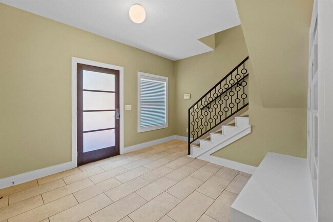 Building Photo - 2609 Oak Haven Dr