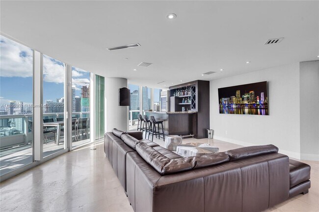 Building Photo - 1643 Brickell Ave