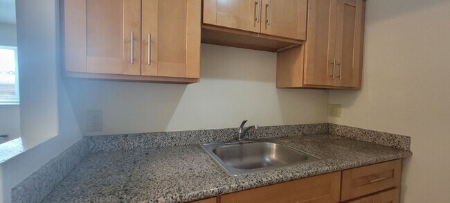Building Photo - this is a great 1-bdr right in the heart of Berkeley